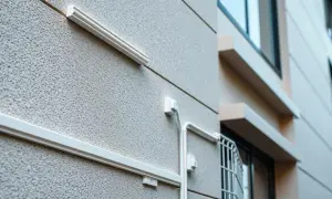 Jak zamaskować kable na elewacji - praktyczne porady i metody ukrywania