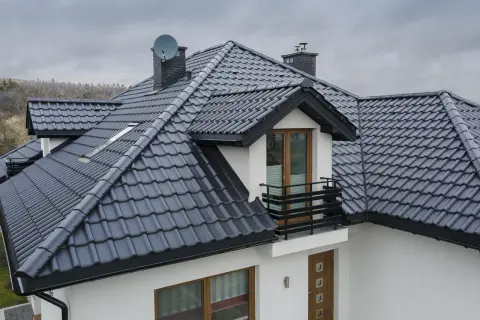 Dach z dachówki czy blachodachówki - co wybrać dla lepszego dachu?