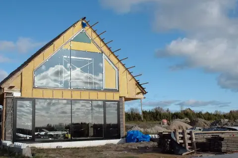 Ile kosztuje budowa domu 80m2? Ujawnienie rzeczywistych wydatków i pułapek