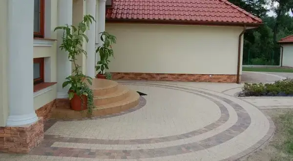 Jak dobrać kolor kostki do elewacji? Najlepsze zasady i przykłady kolorów