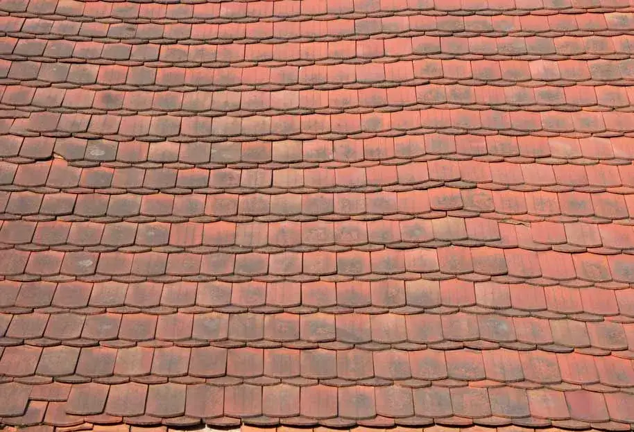 Zdjęcie Dachówka karpiówka w koronkę – ile sztuk na m2 i jak je montować?