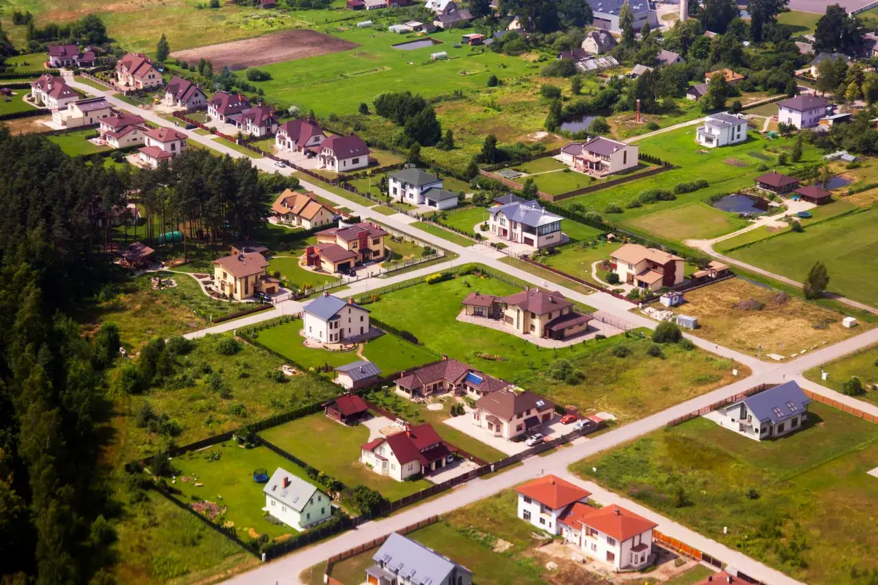 Zdjęcie Ile kosztuje budowa drogi dojazdowej? Sprawdź ceny i ukryte koszty