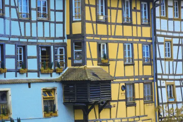 Ile kosztuje zrobienie elewacji w Niemczech? Zaskakujące ceny i czynniki wpływające